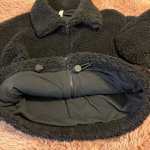 Lululemon Cinchable Fleece Black size 4 $168 MSRP - Picture 7 of 11